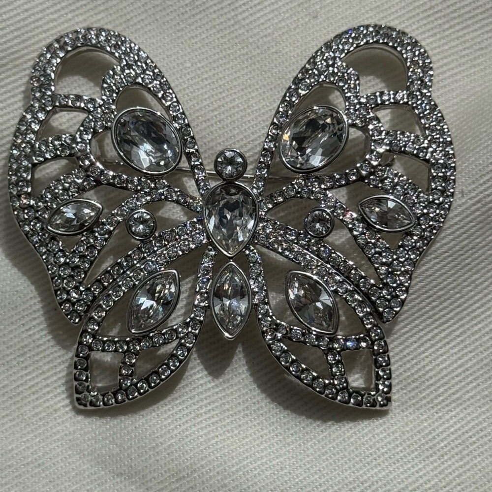SWAROVSKI Venera Crystal Brooch White Butterfly - Picture 3 of 8